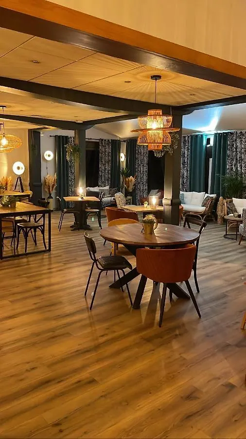Hotel Le Mont Brouilly Quincié-en-Beaujolais 2*,  Francja