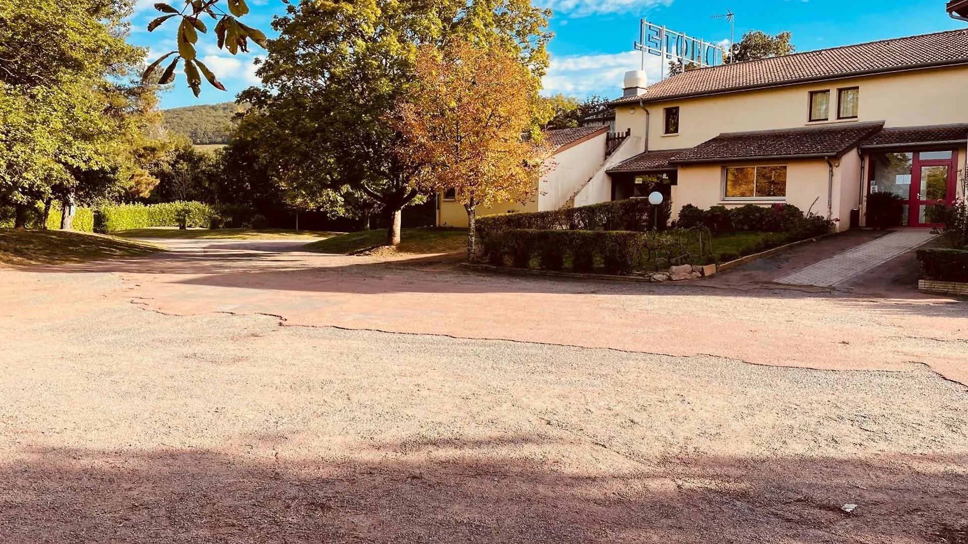 Hotel Le Mont Brouilly Quincié-en-Beaujolais 2*,  Francja