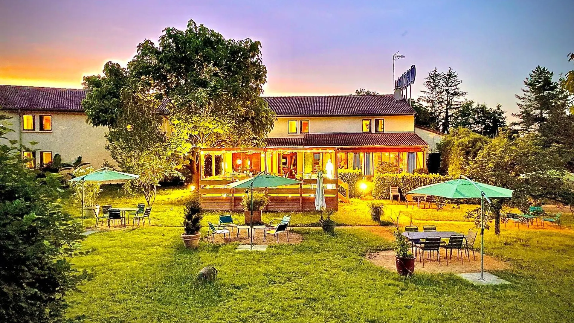 Le Mont Brouilly Hotel Quincie-en-Beaujolais France