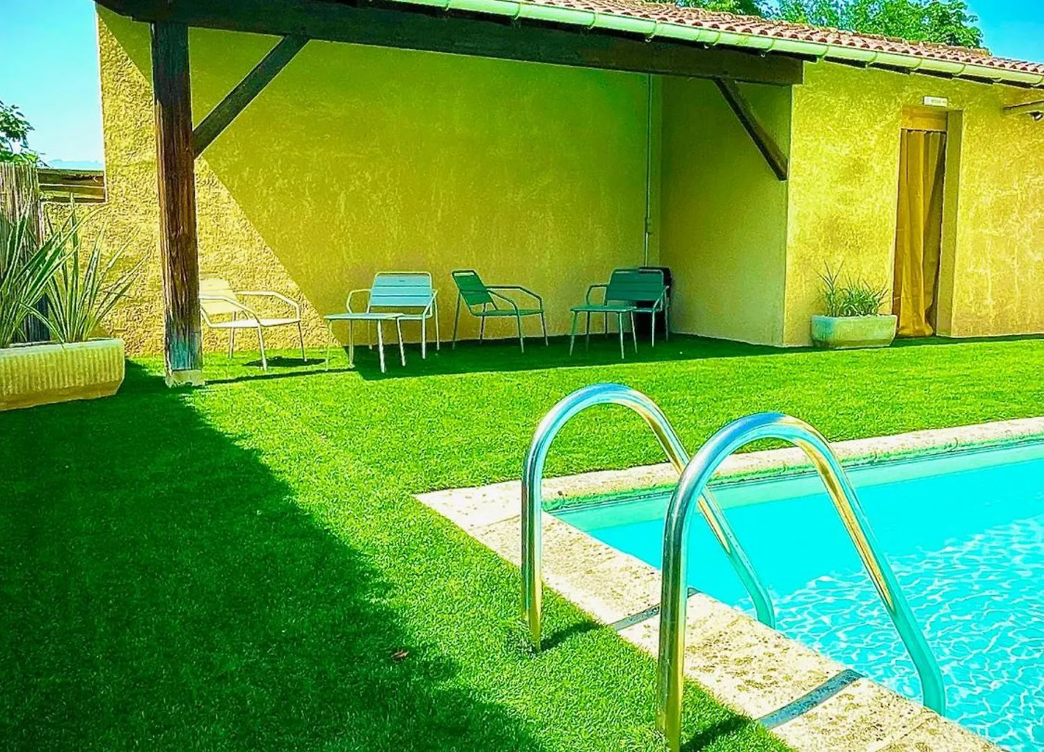 **  Le Mont Brouilly Hotel Quincie-en-Beaujolais France